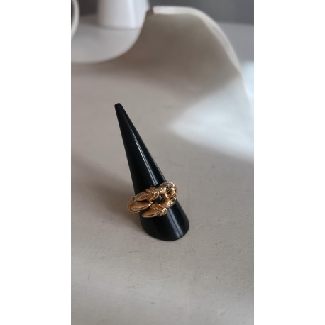 <p>18k gold plated ring with three claws, adjustable.</p>